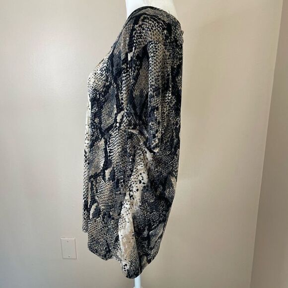 Jaclyn Smith| XLarge | snake print| stretch| Lightweight - Picture 5 of 10